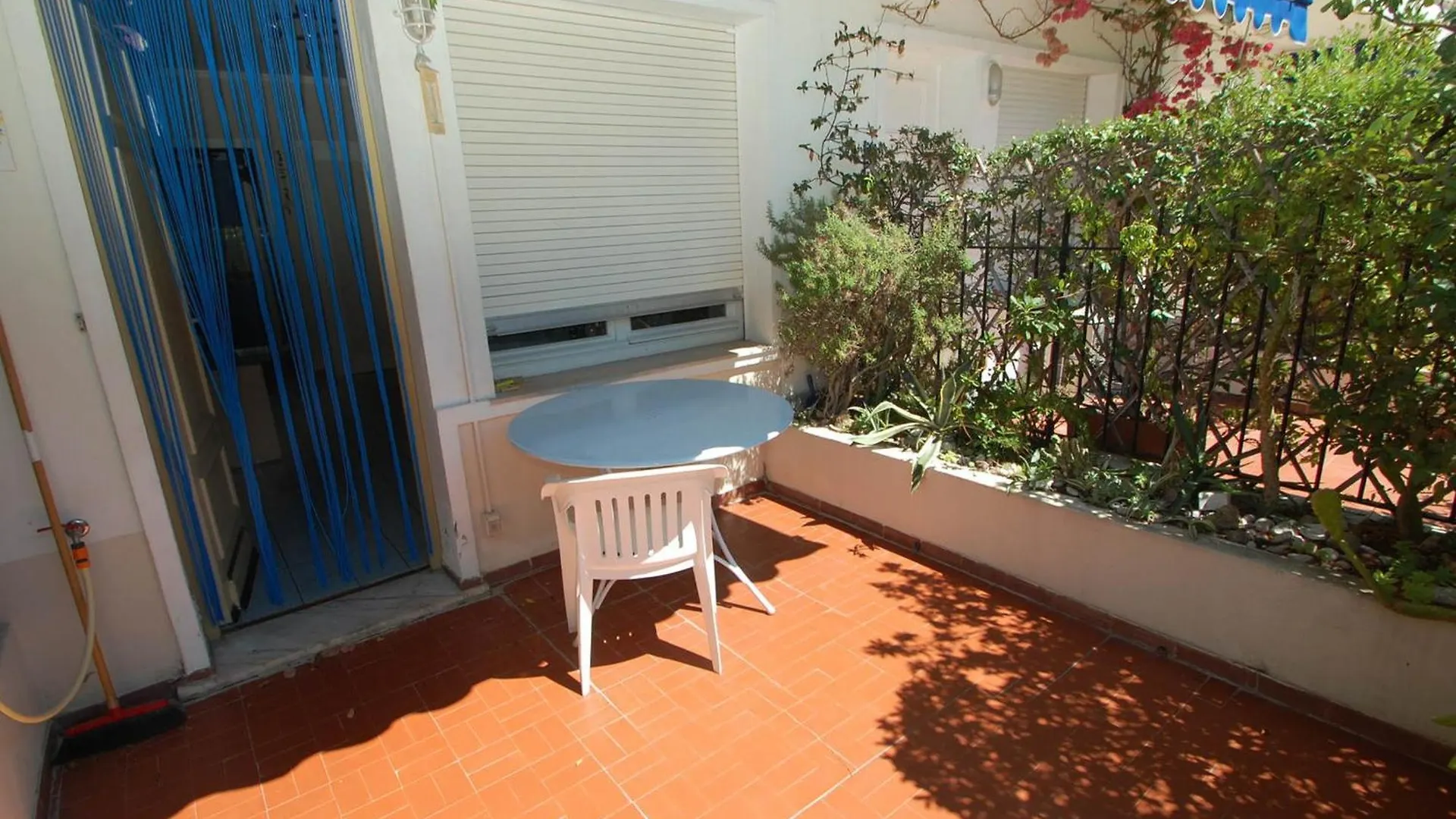 Studio Avec Grande Terrasse, Garage Prive, Proche Centre Et Mer A Menton - Fr-1-196-276 Lejlighed